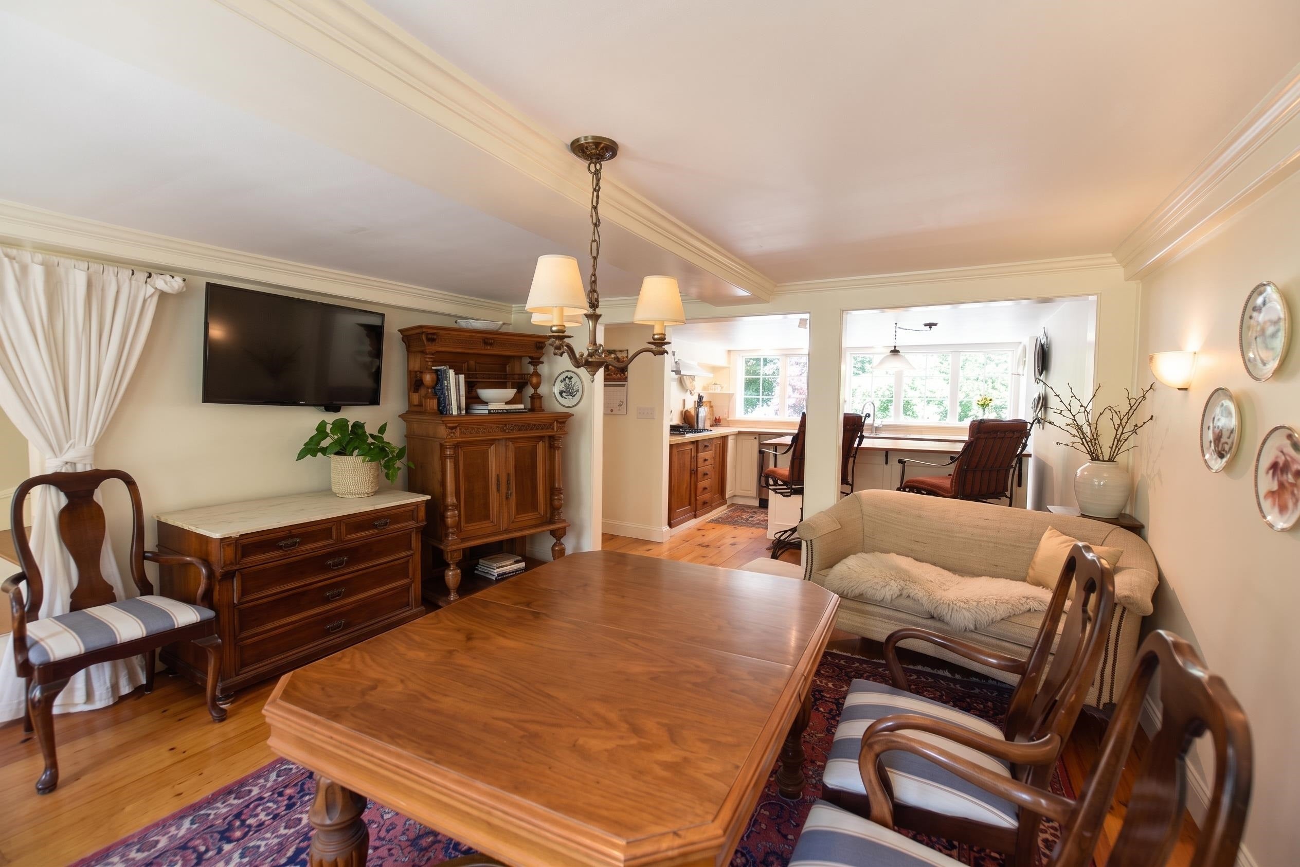 146 Calef Highway