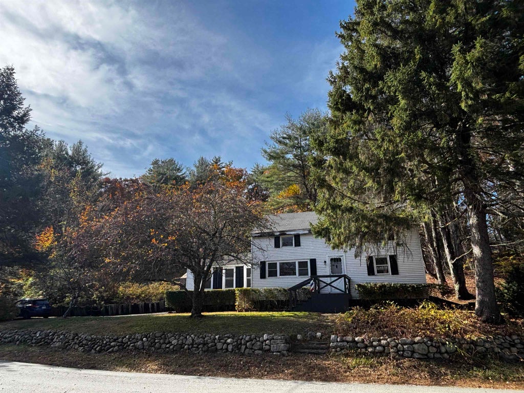 Photo of 976 Old Westport Road, Winchester, NH 03470 (MLS # 5115622)