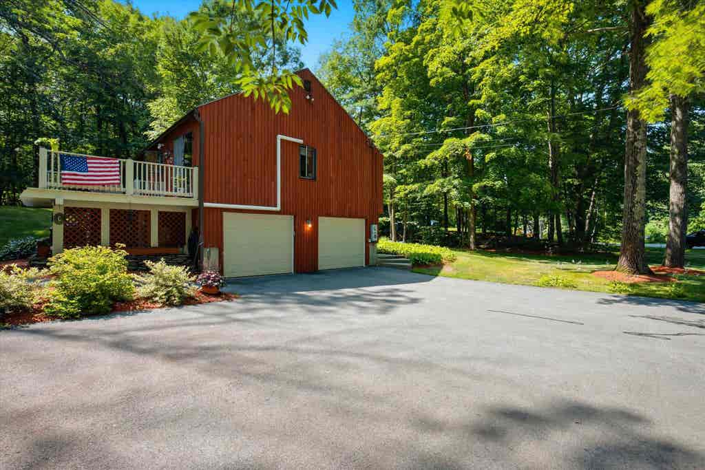Photo of 17 Redfield Circle, Derry, NH 03038 (MLS # 5102224)