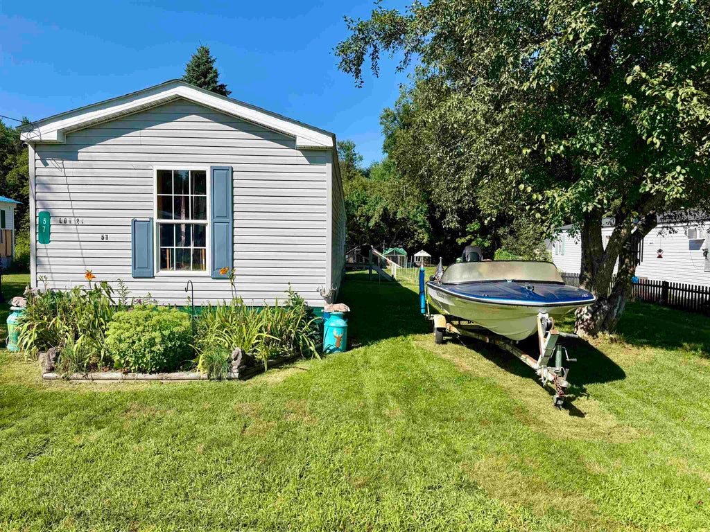 Photo of 57 Pleasant View Park, Haverhill, NH 03765 (MLS # 5105280)