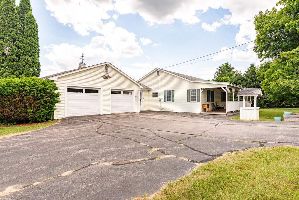 Photo of 507 Wentworth Road, Brookfield, NH 03872 (MLS # 5103089)
