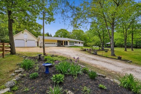 Photo of 15 Tandy Road, Deerfield, NH 03037 (MLS # 5091204)