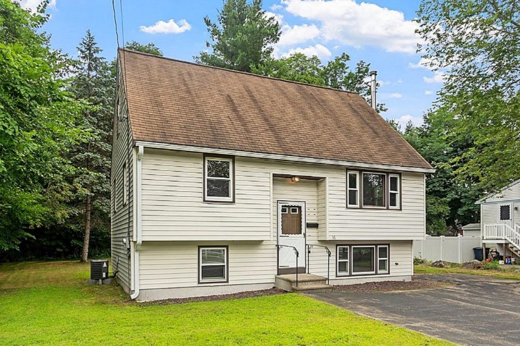 Photo of 36 E Dunstable Road, Nashua, NH 03060 (MLS # 5104191)