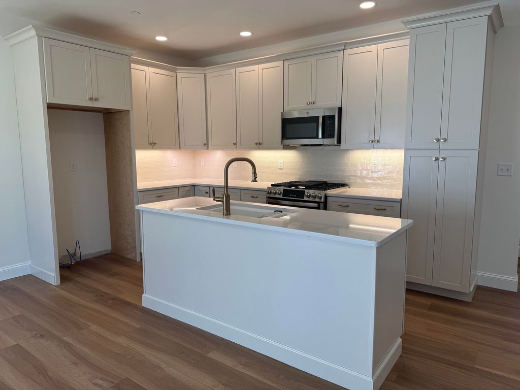 Photo of 7 Dearborn Circle, Goffstown, NH 03045 (MLS # 5093783)