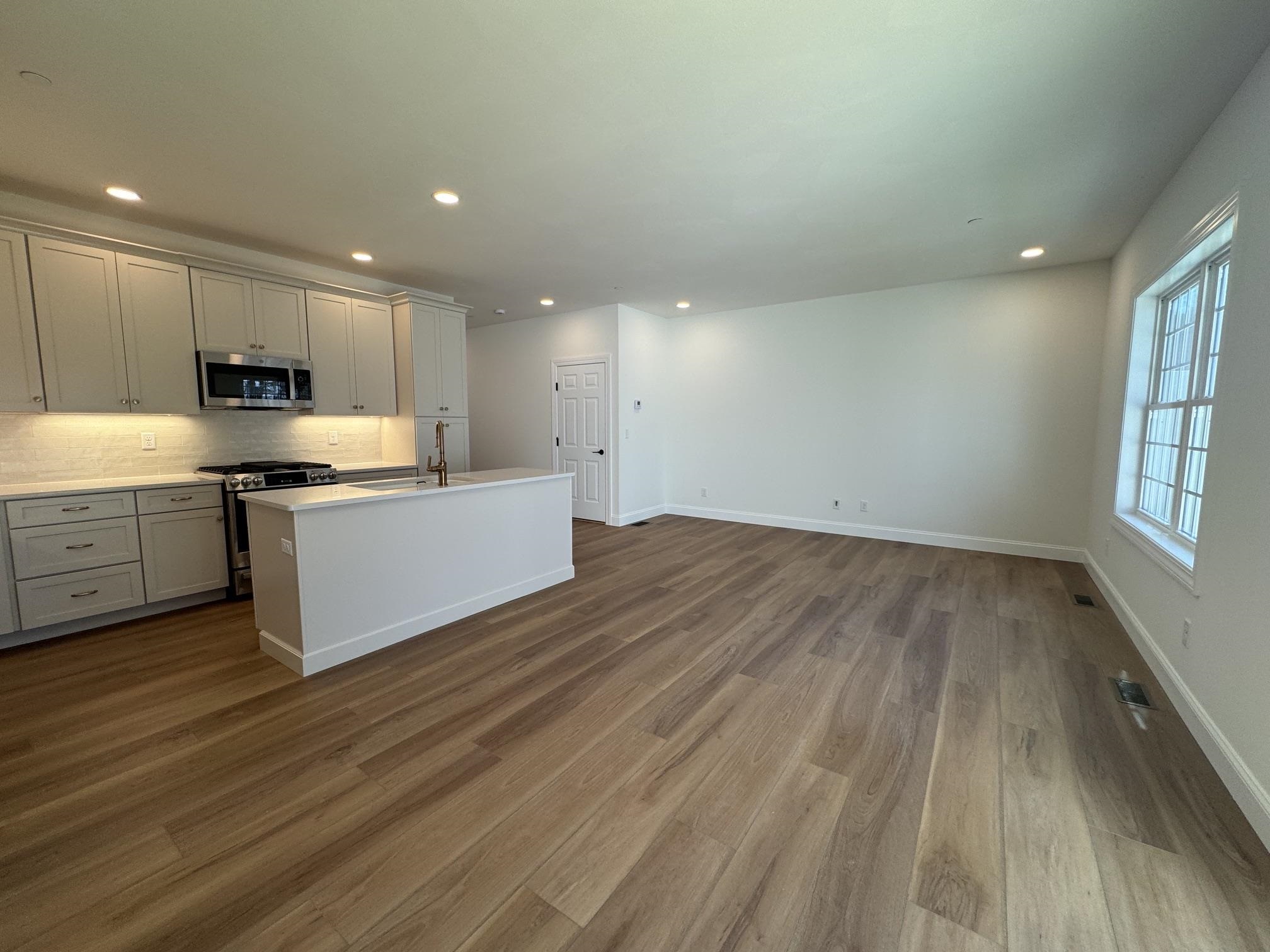7C Dearborn Circle