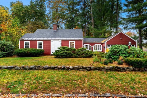 Photo of 135 Walnut Hill Avenue, Manchester, NH 03104 (MLS # 5114906)