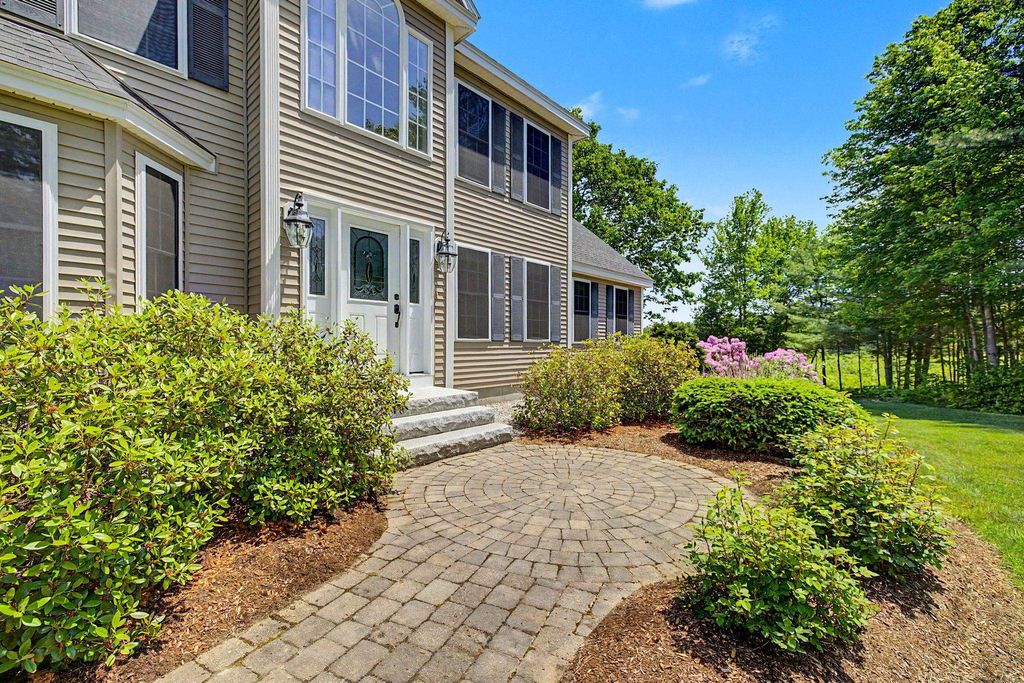 Photo of 92 Mallard Drive, Alton, NH 03809 (MLS # 5093871)
