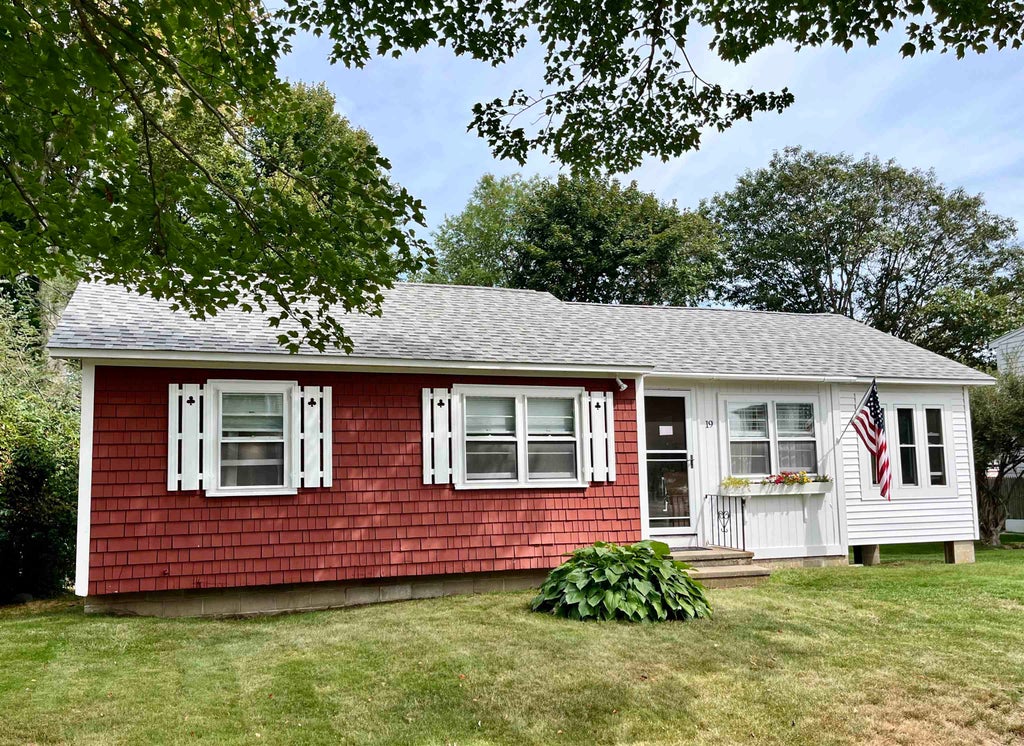Photo of 19 Myrica Avenue, Rye, NH 03870 (MLS # 5108754)