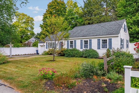 Photo of 19 Monadnock Street, Nashua, NH 03064 (MLS # 5112066)