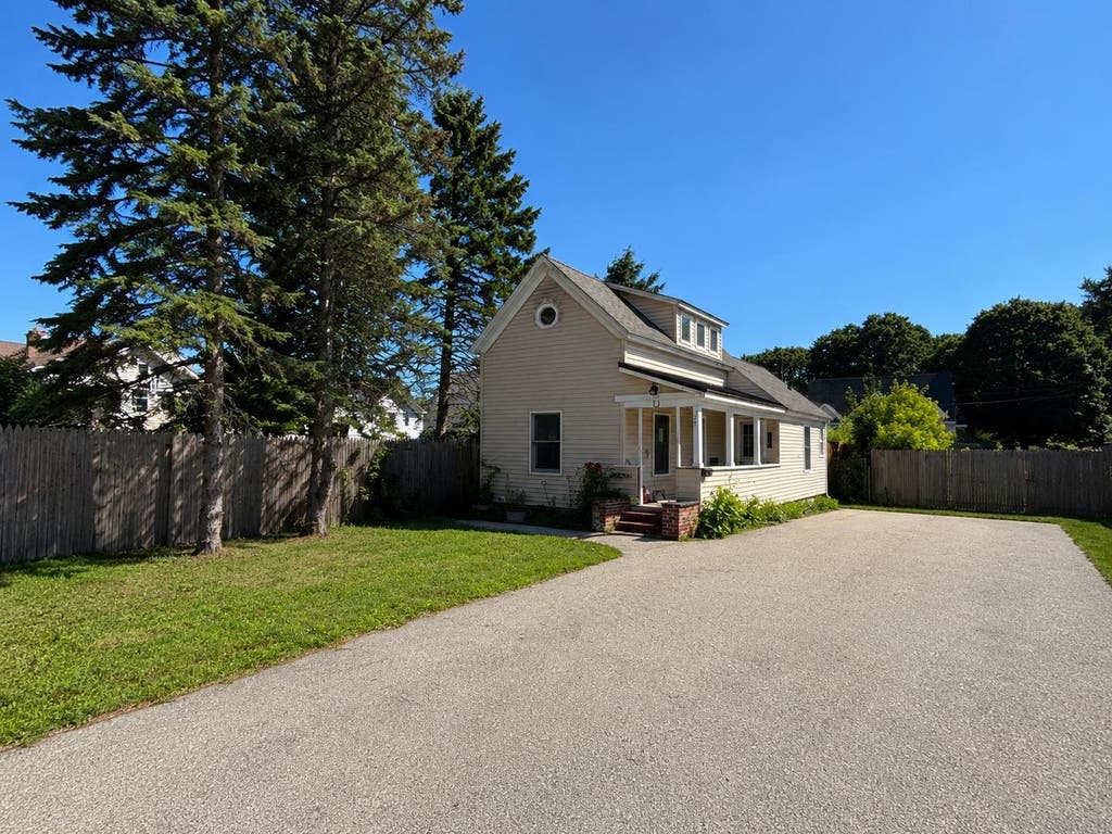 Photo of 51 Nagle Street, Nashua, NH 03060 (MLS # 5097155)