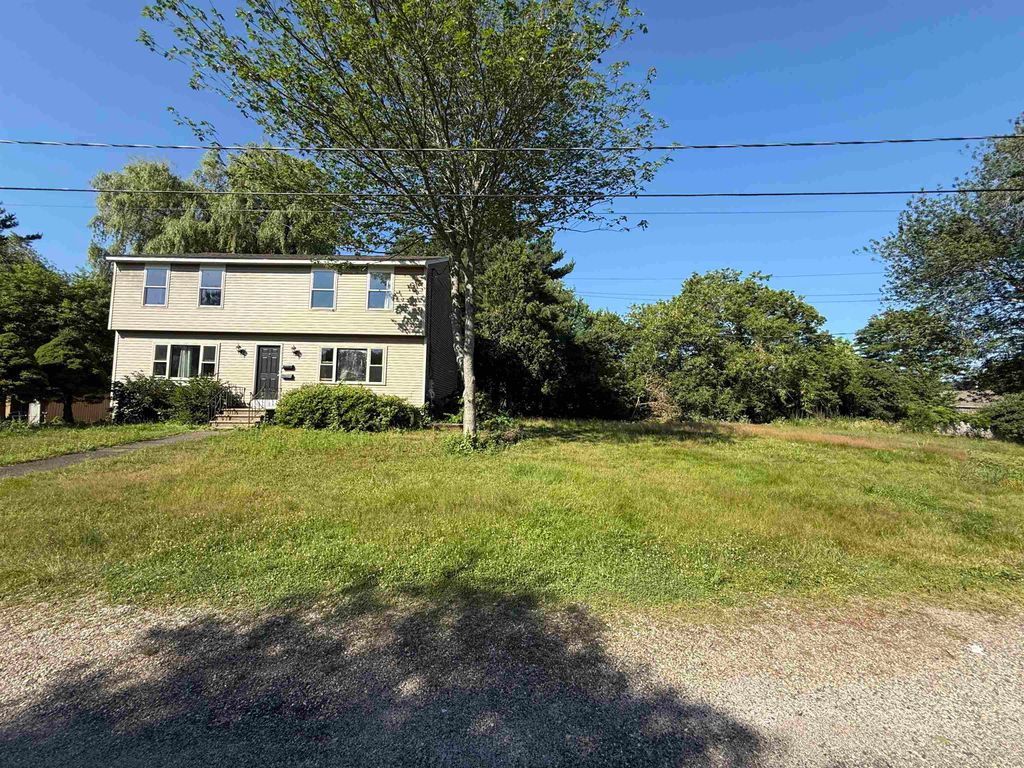 Photo of 21 Versailles Avenue, Portsmouth, NH 03801 (MLS # 5100720)