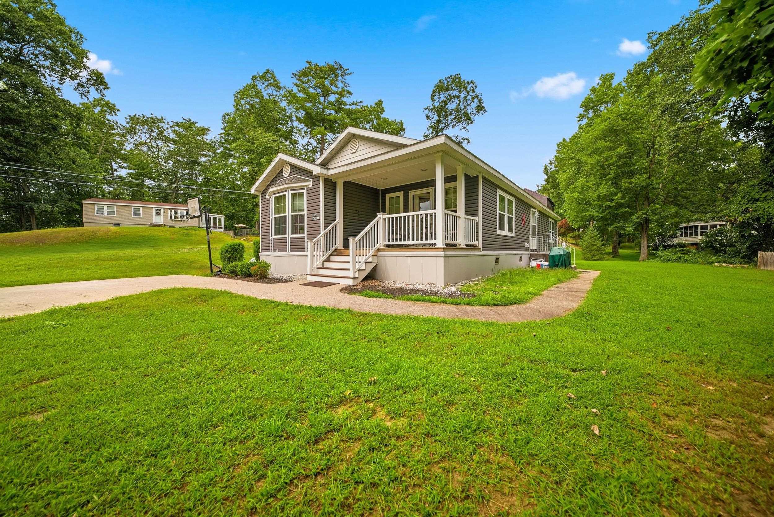 10 Nolet Avenue