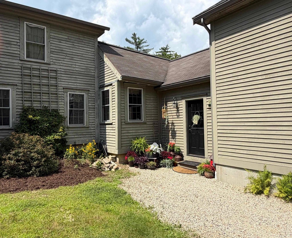 Photo of 355 Stage Road, Nottingham, NH 03291 (MLS # 5110741)