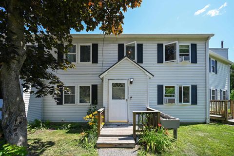 Photo of 11 Ledgewood Court, Middlebury, VT 05753 (MLS # 5101704)