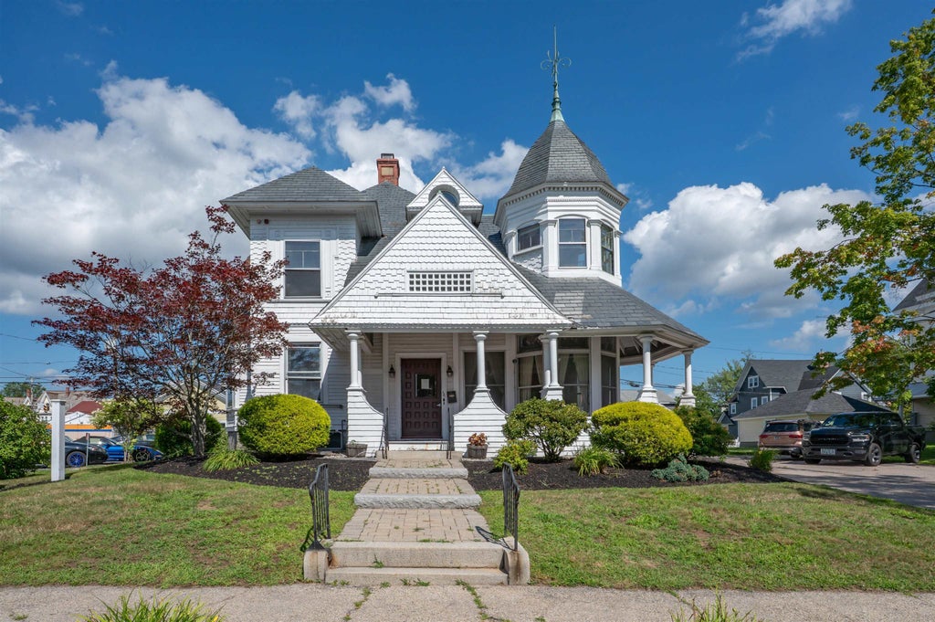 Photo of 121 Bay Street, Manchester, NH 03101 (MLS # 5109160)