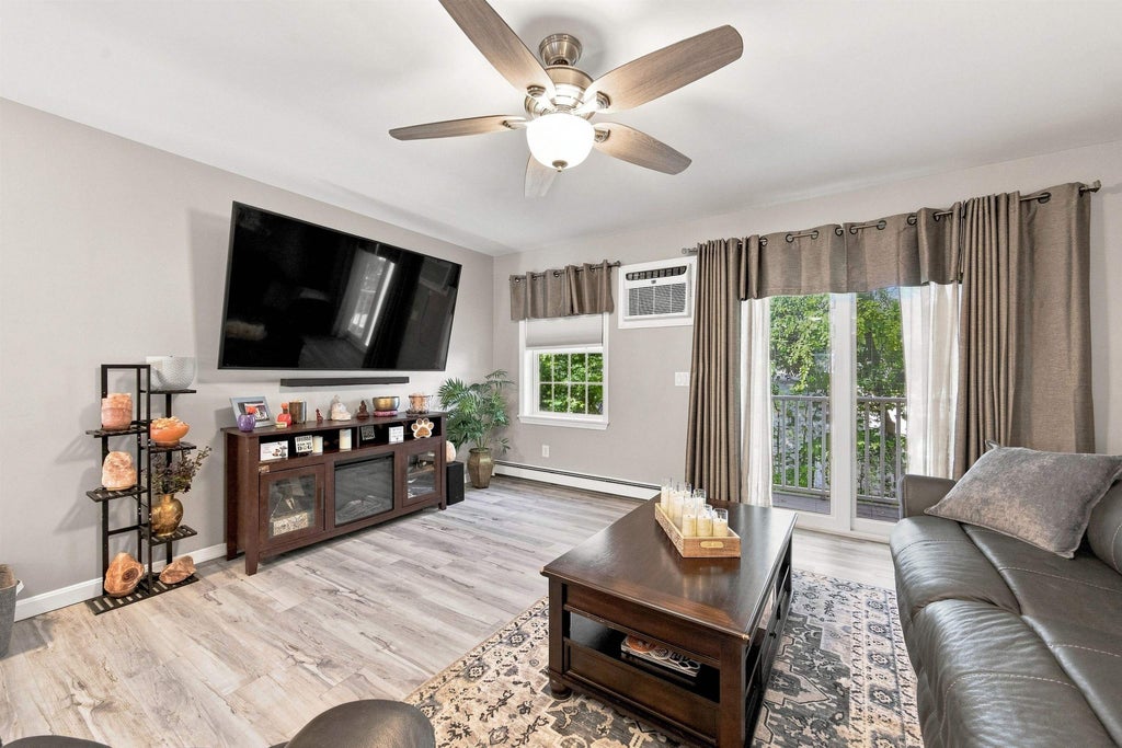 Photo of 1029 S. Mammoth Road #32, Manchester, NH 03109 (MLS # 5107068)