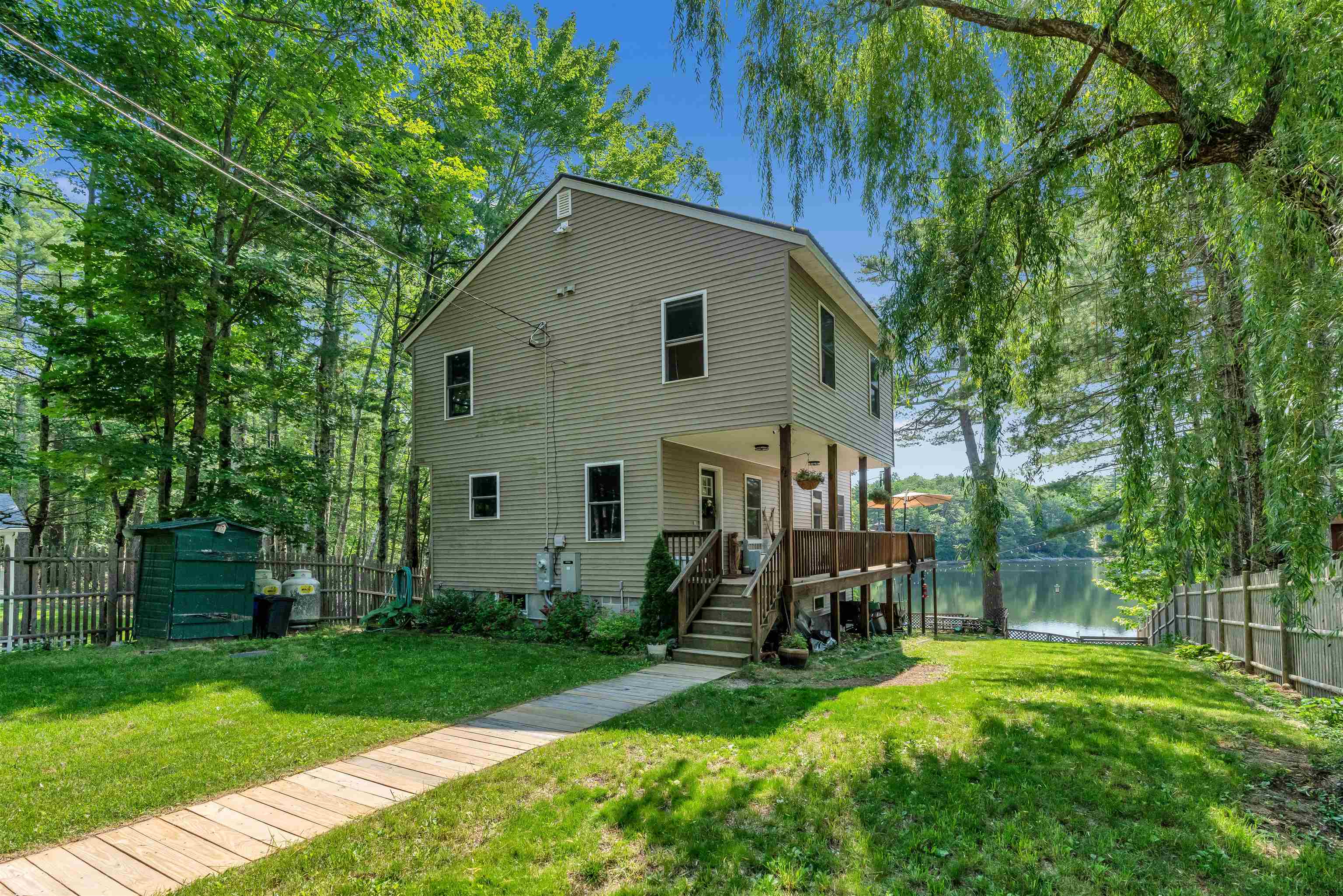 77 Barker's Pond Road