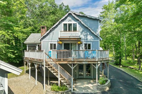 Photo of 48 Paradise Drive, Moultonborough, NH 03254 (MLS # 5101179)