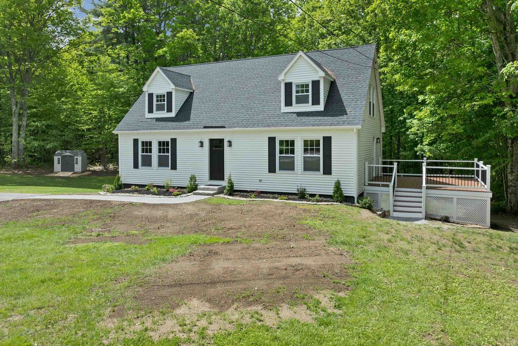 Photo of 260 Center Hill Road, Epsom, NH 03234 (MLS # 5092115)