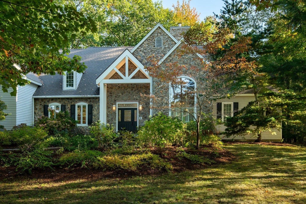 Photo of 115 Odiorne Point Road, Portsmouth, NH 03801 (MLS # 5092948)