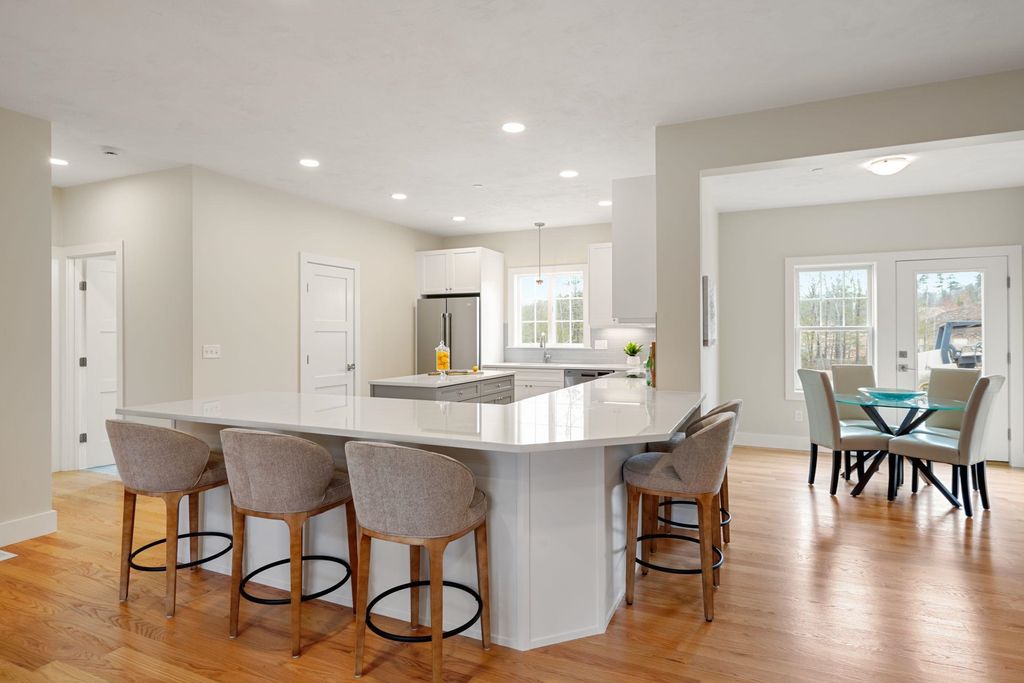Photo of 73 Driftwood Circle #28, Sandown, NH 03873 (MLS # 5083423)