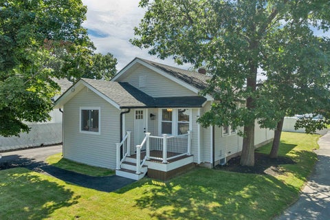 Photo of 227 Pine Street, Nashua, NH 03060 (MLS # 5103314)