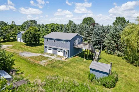 Photo of 105 Westerly Views Road, Isle La Motte, VT 05463 (MLS # 5101431)
