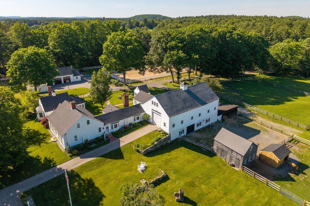Photo of 298 Piscassic Road, Newfields, NH 03856 (MLS # 5114733)