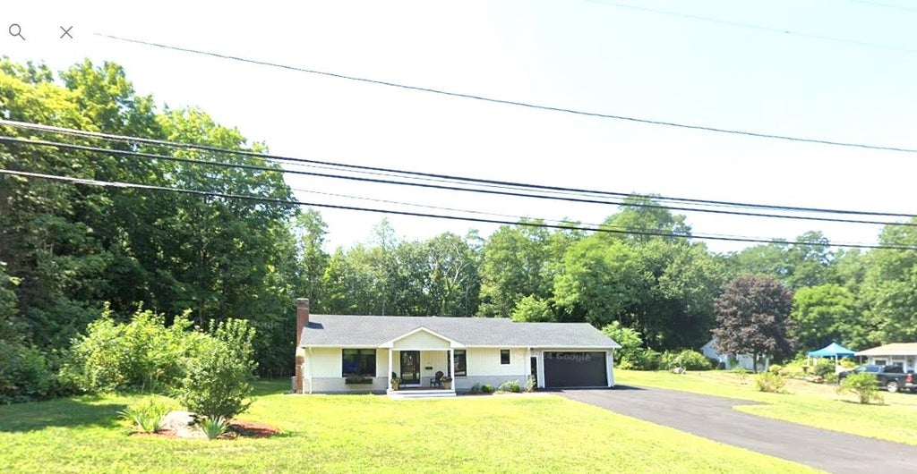 Photo of 19 Packers Falls Road, Newmarket, NH 03857 (MLS # 5101972)