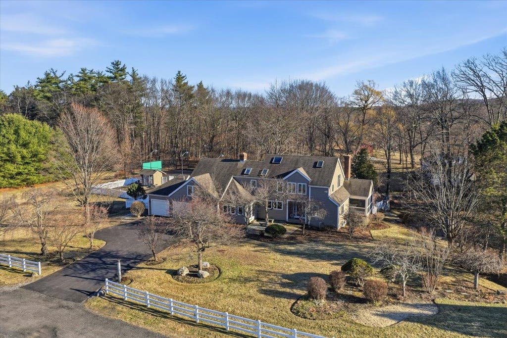 Photo of 98 Dow Road, Hollis, NH 03049 (MLS # 5080372)