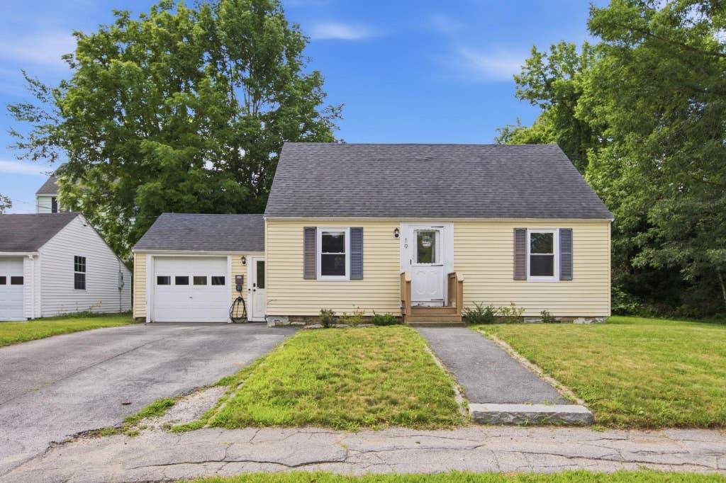 Photo of 19 Buffumsville Road, Somersworth, NH 03878 (MLS # 5104344)