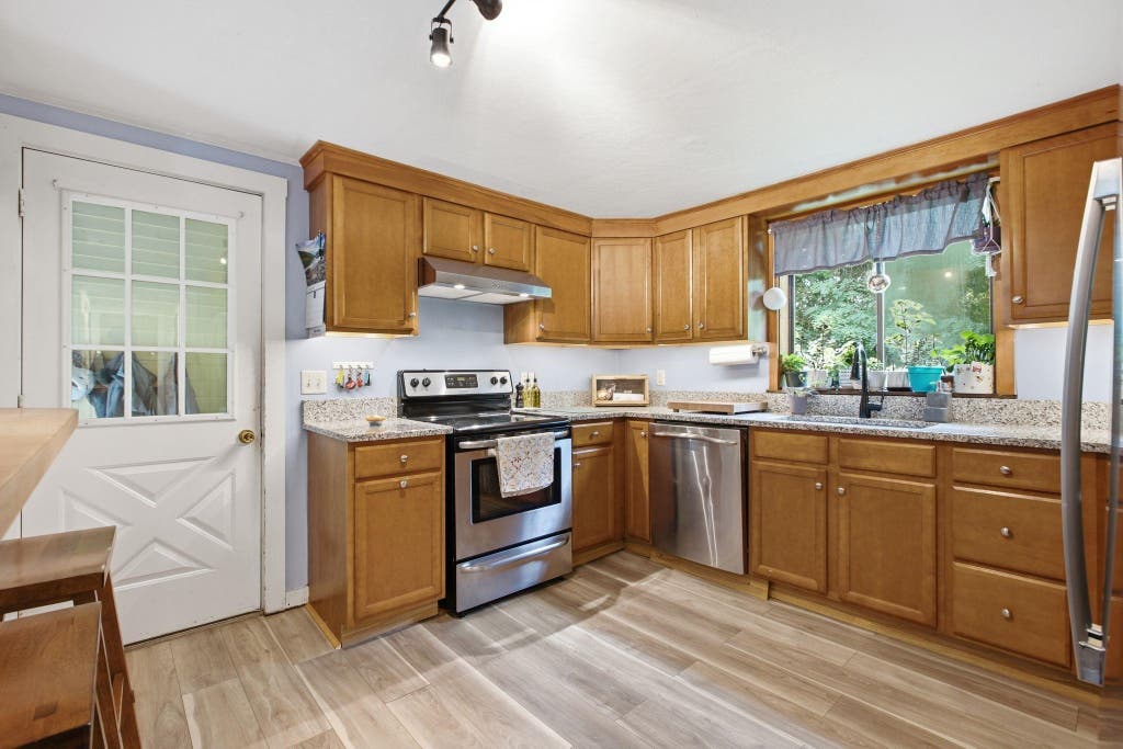 Photo of 19 Buffumsville Road, Somersworth, NH 03878 (MLS # 5104344)