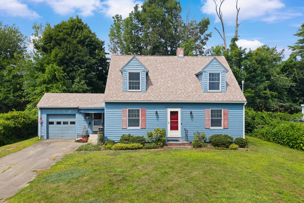 Photo of 6 Hartswood Road, Dover, NH 03820 (MLS # 5103440)