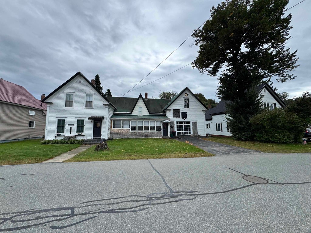 Photo of 9 West Street, Northumberland, NH 03582 (MLS # 5110152)