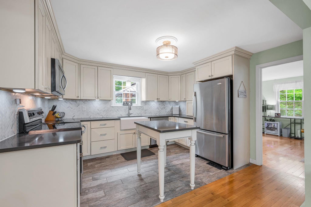 Photo of 16 Cindy Avenue, Salem, NH 03079 (MLS # 5102555)