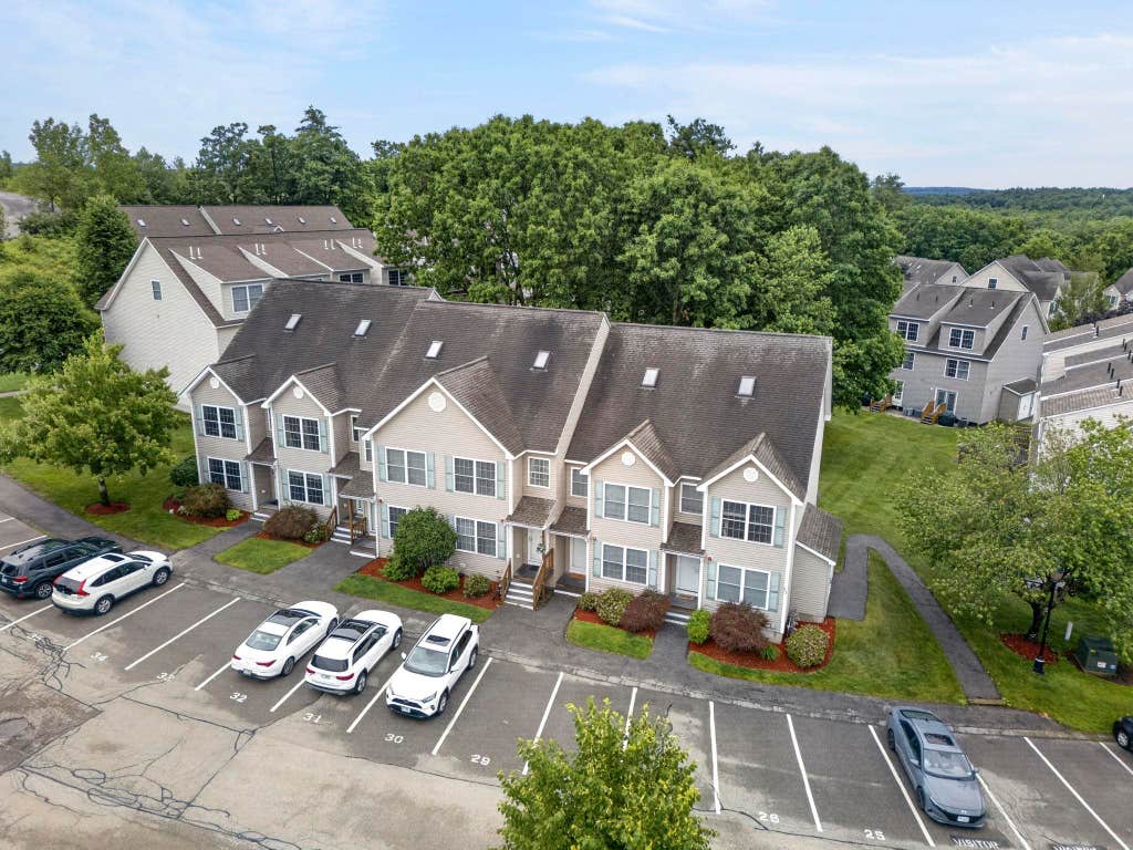 Photo of 41 Shadowbrook Drive #B, Hudson, NH 03051 (MLS # 5096686)