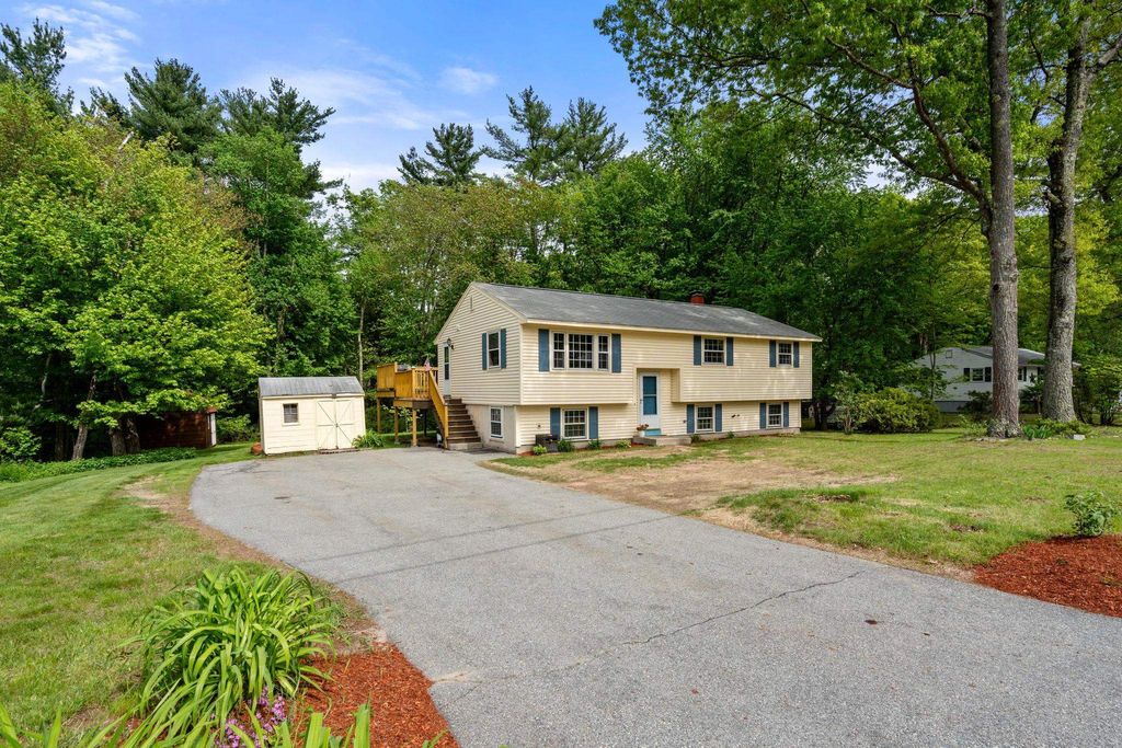 Photo of 87 Belmont Drive, Merrimack, NH 03054 (MLS # 5091105)