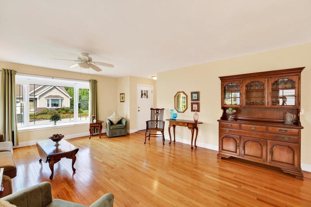 Photo of 15 Monarch Way, Kingston, NH 03848 (MLS # 5106847)