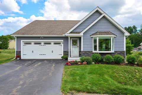 Photo of 15 Monarch Way, Kingston, NH 03848 (MLS # 5106847)