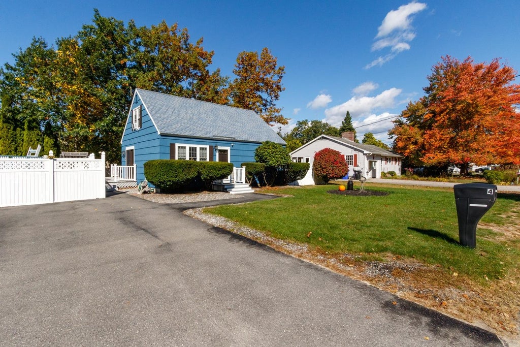 Photo of 4 Blackstone Street, Hudson, NH 03051 (MLS # 5113259)