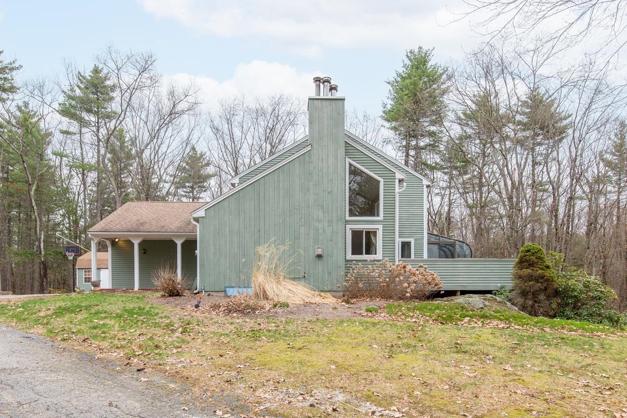 37 Standish Way