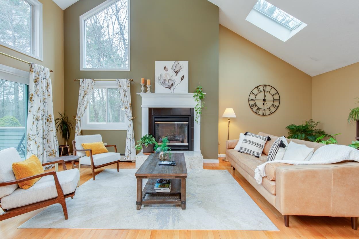 37 Standish Way