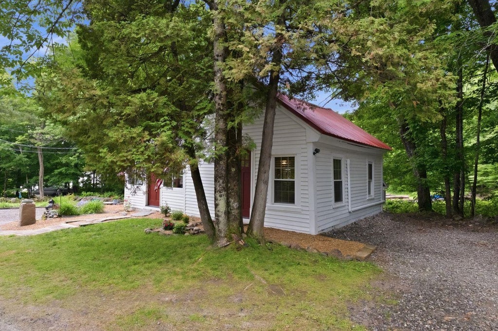 Photo of 1 Basin Brook Road, Rumney, NH 03266 (MLS # 5096783)