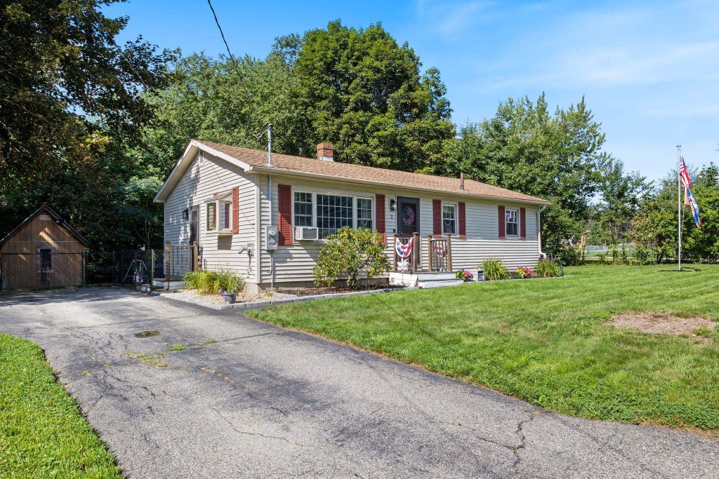 Photo of 2 Hemlock Circle, Dover, NH 03820 (MLS # 5109018)