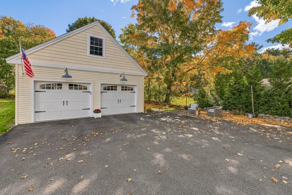 Photo of 394 Wallis Road, Rye, NH 03870 (MLS # 5113914)