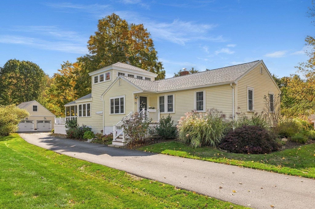 Photo of 394 Wallis Road, Rye, NH 03870 (MLS # 5113914)