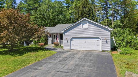 Photo of 2 Ben Circle, Goffstown, NH 03045 (MLS # 5091369)