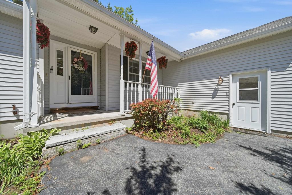 Photo of 2 Ben Circle, Goffstown, NH 03045 (MLS # 5091369)