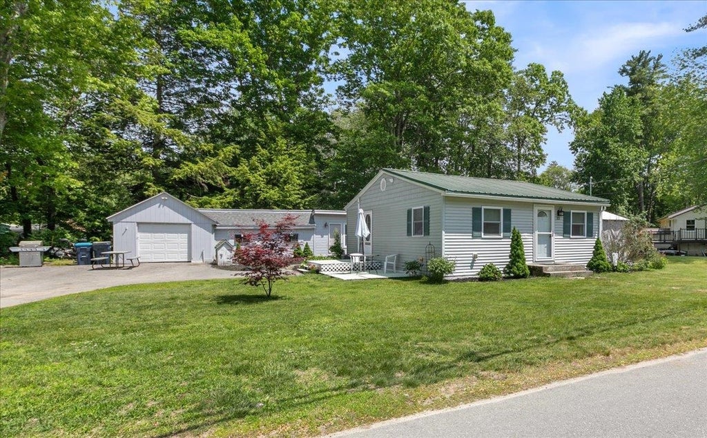 Photo of 22 Collette's Grove Road, Derry, NH 03038 (MLS # 5093226)