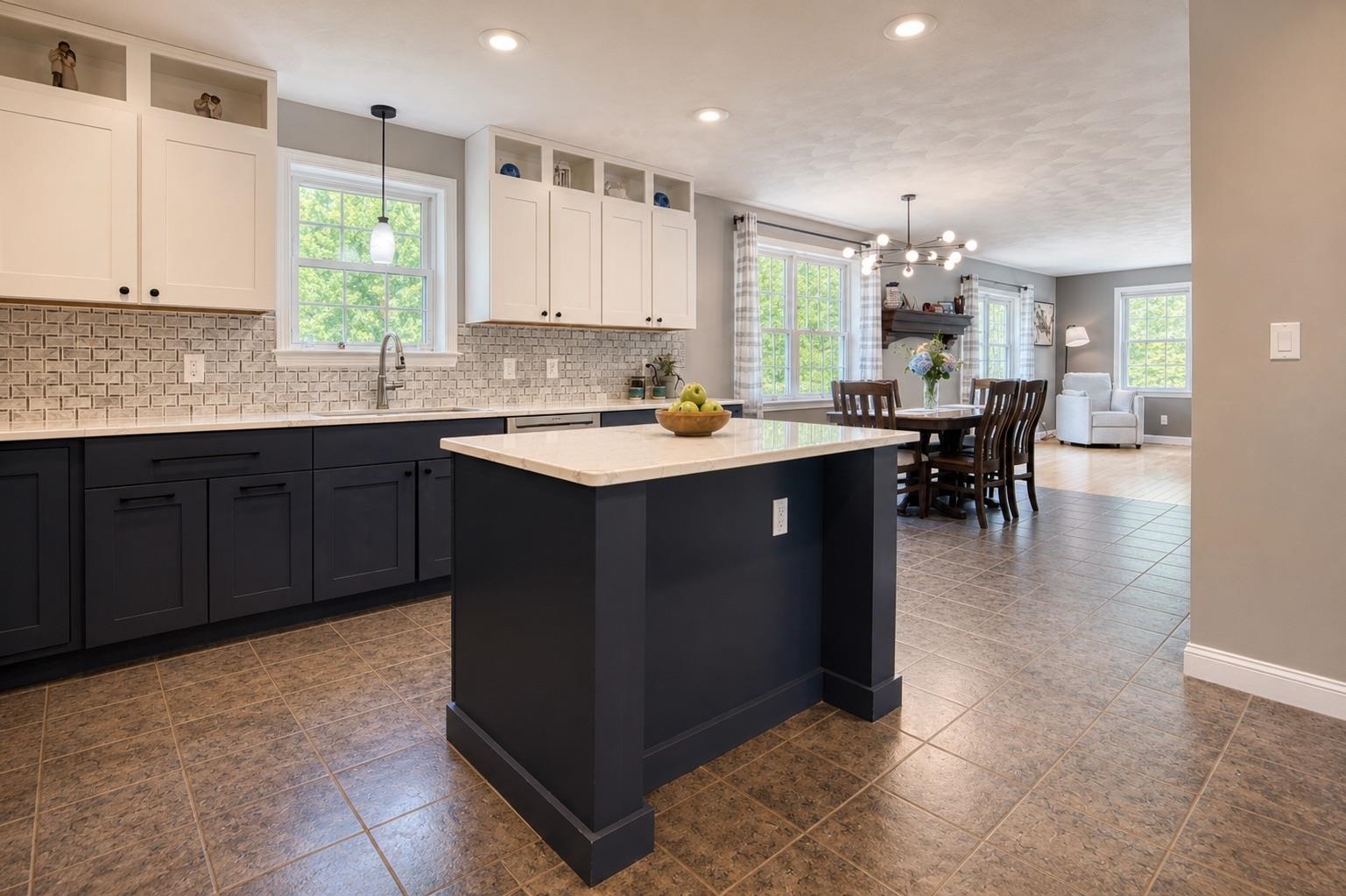 377 Kings Highway